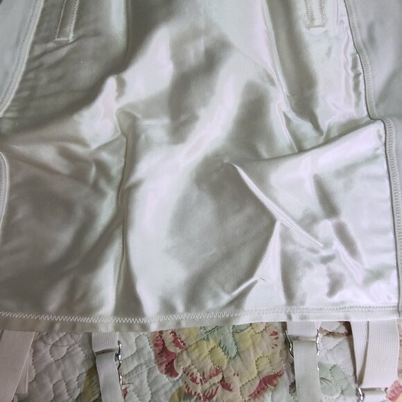 New Old Stock Open Crotch Girdle SZ 27 Angela Satin Accents Side Zipper - Picture 4 of 4
